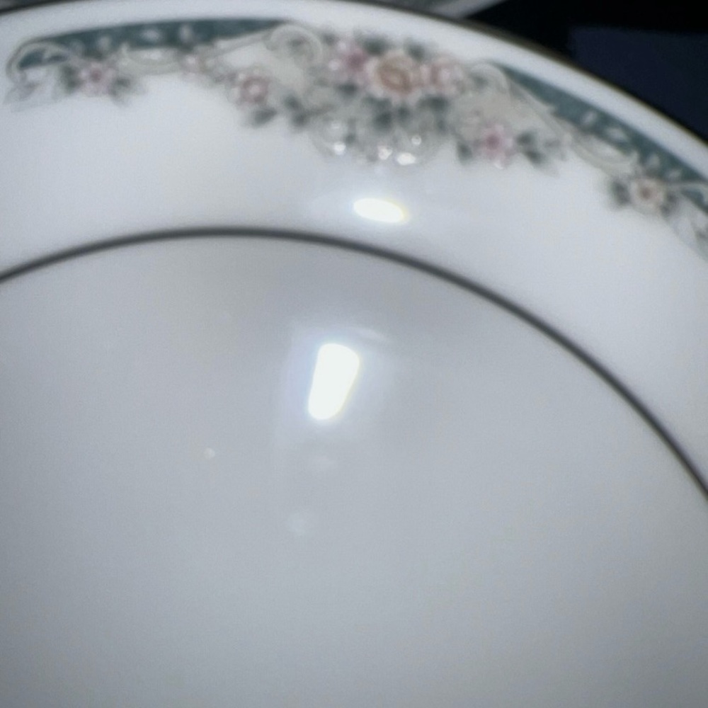 LN 4- LEGENDARY SWEET SAVANNAH NORITAKE BREAD & BUTTER PORCELAIN CHINA PLATES. - Picture 4 of 4